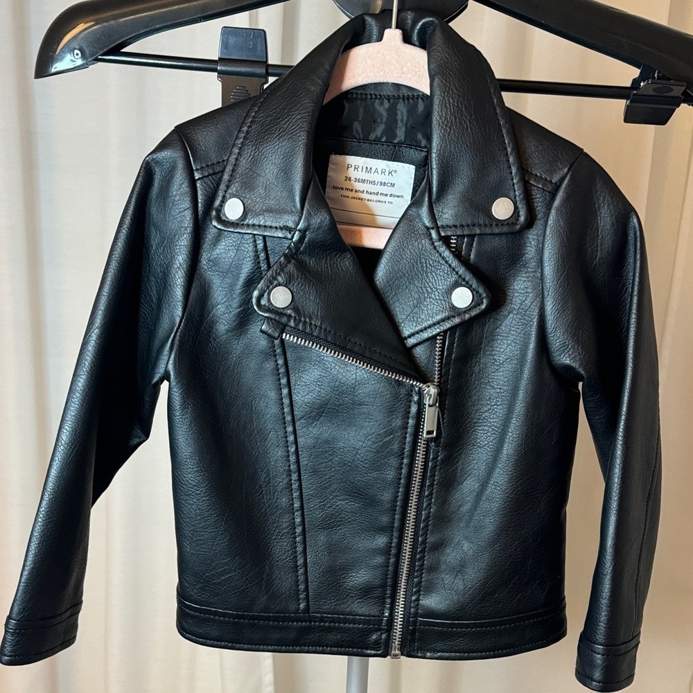 Primark Edgy Chic: Kids' Black Faux Leather Moto Jacket Unisex Size 2-3 years - Picture 2 of 7